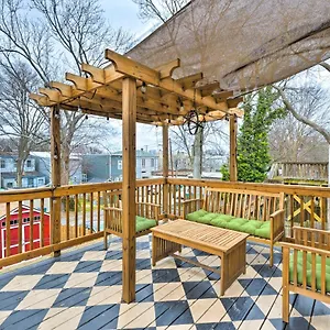 https://chic-richmond-apartment-with-deck-and-patio.top-richmond-hotels.com