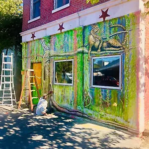 https://747-smoketown.hotels-louisville.com
