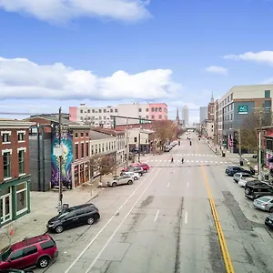 https://lou-lou-lofts.hotels-louisville.com